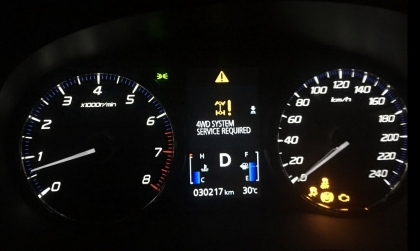 Xe Outlander đi tốc độ 70 - 80 km/h bị giật là do đâu?